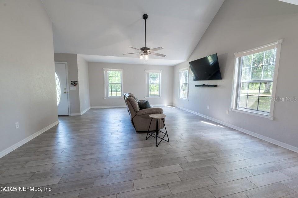 Image 16 of 34 For 11802 83rd Drive