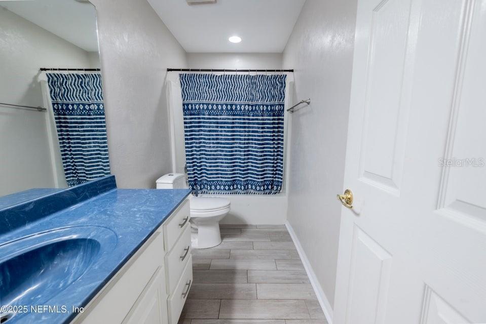 Image 19 of 34 For 11802 83rd Drive
