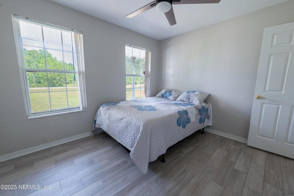 Image 21 of 34 For 11802 83rd Drive