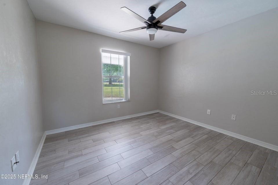 Image 23 of 34 For 11802 83rd Drive