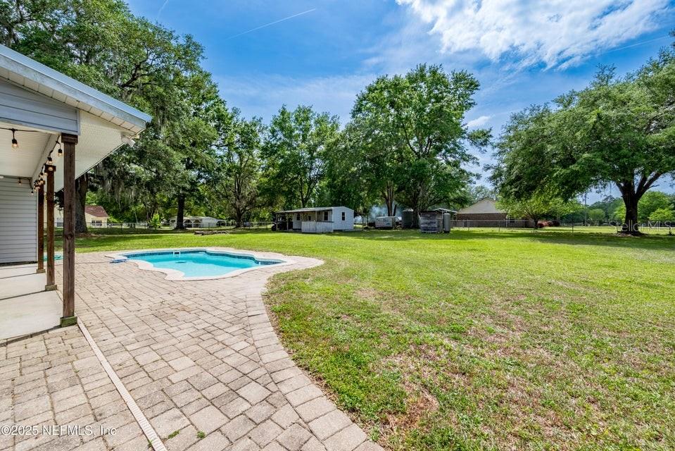 Image 4 of 34 For 11802 83rd Drive