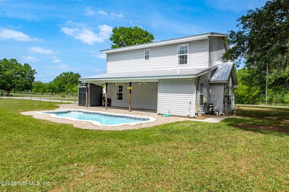 Image 5 of 34 For 11802 83rd Drive