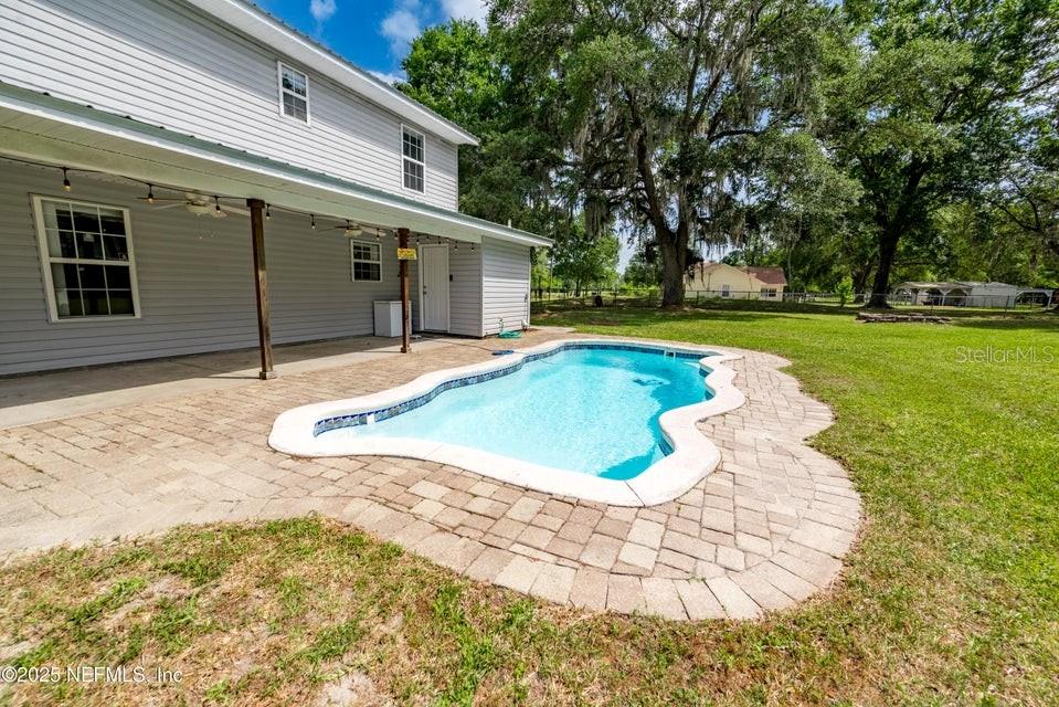 Image 6 of 34 For 11802 83rd Drive