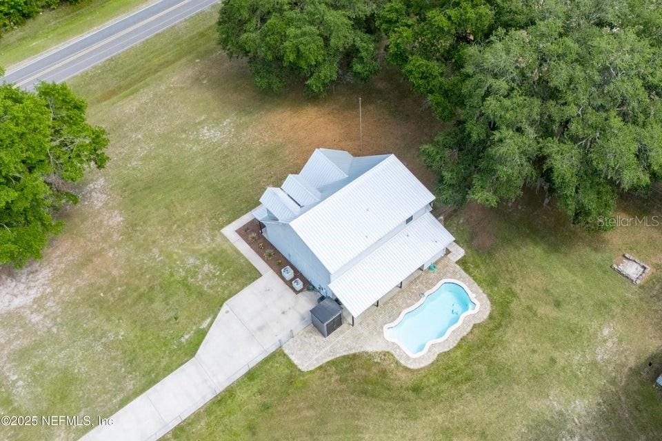 Image 7 of 34 For 11802 83rd Drive
