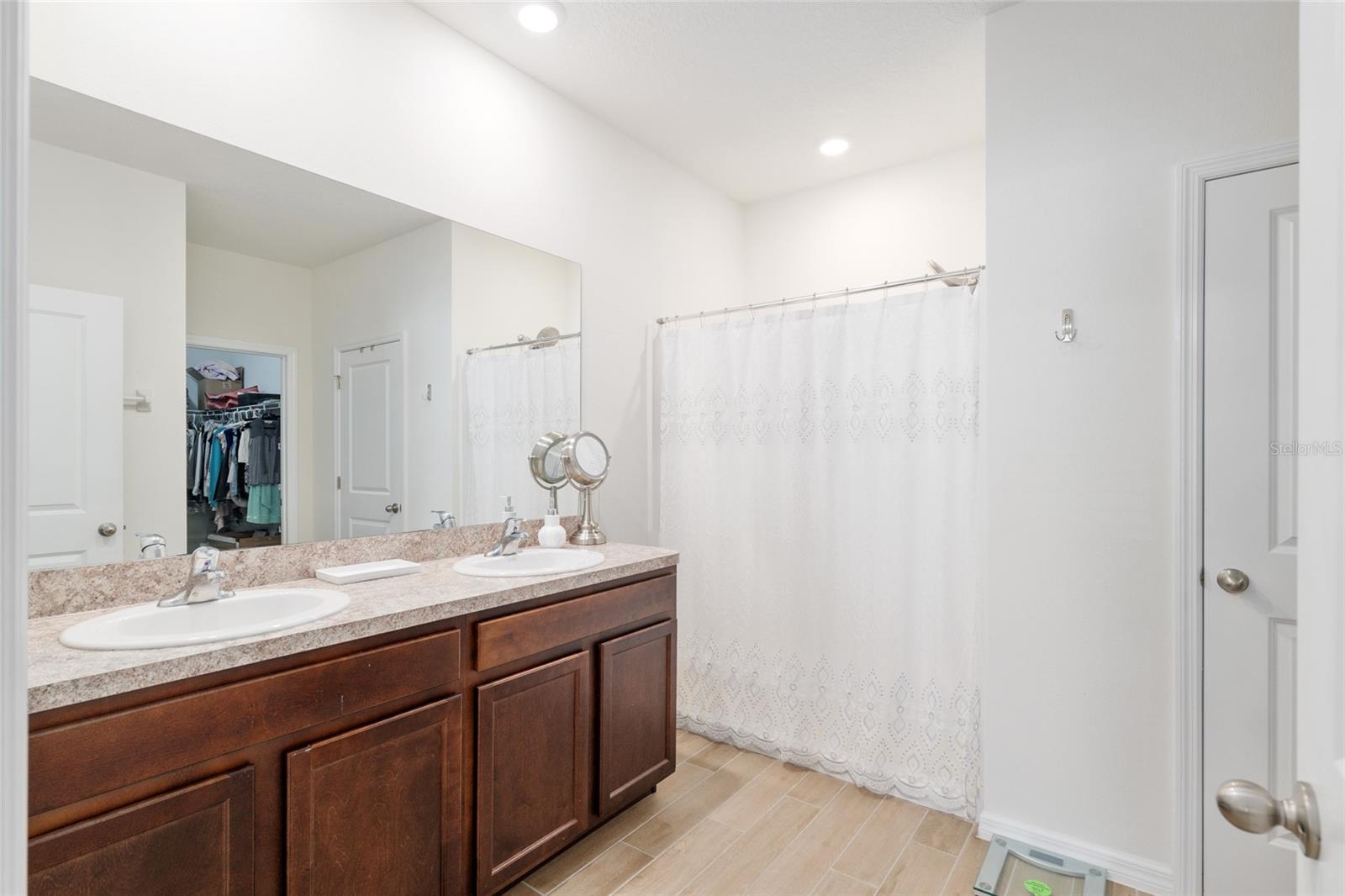 Image 4 of 70 For 5983 83rd Terrace