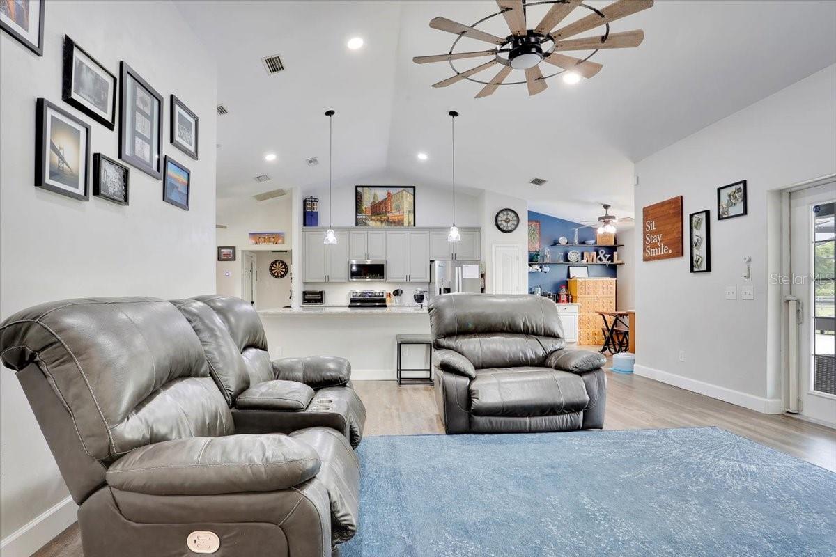 Image 6 of 28 For 20680 250th Street