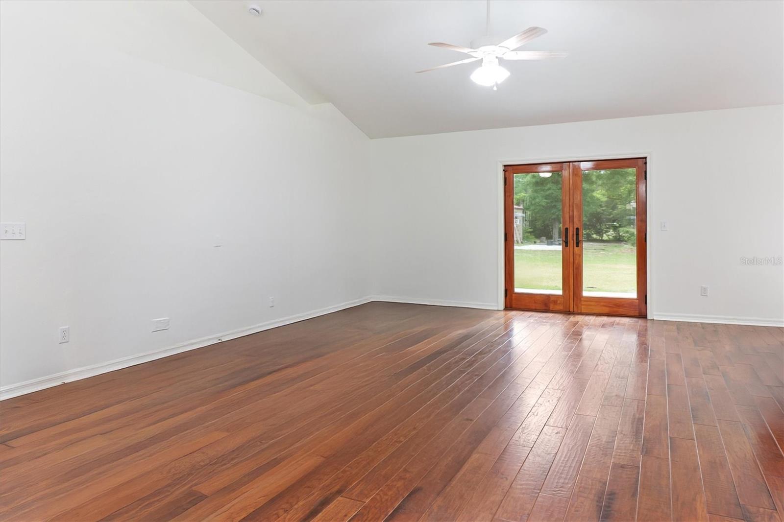 Image 10 of 39 For 20235 257th Terrace