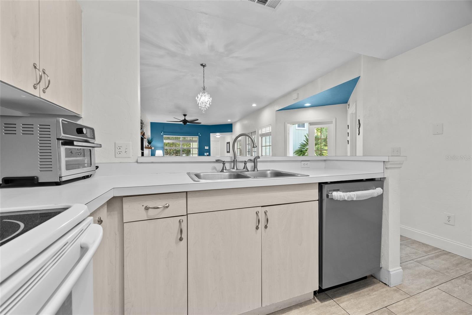 Image 10 of 35 For 7202 52nd Terrace
