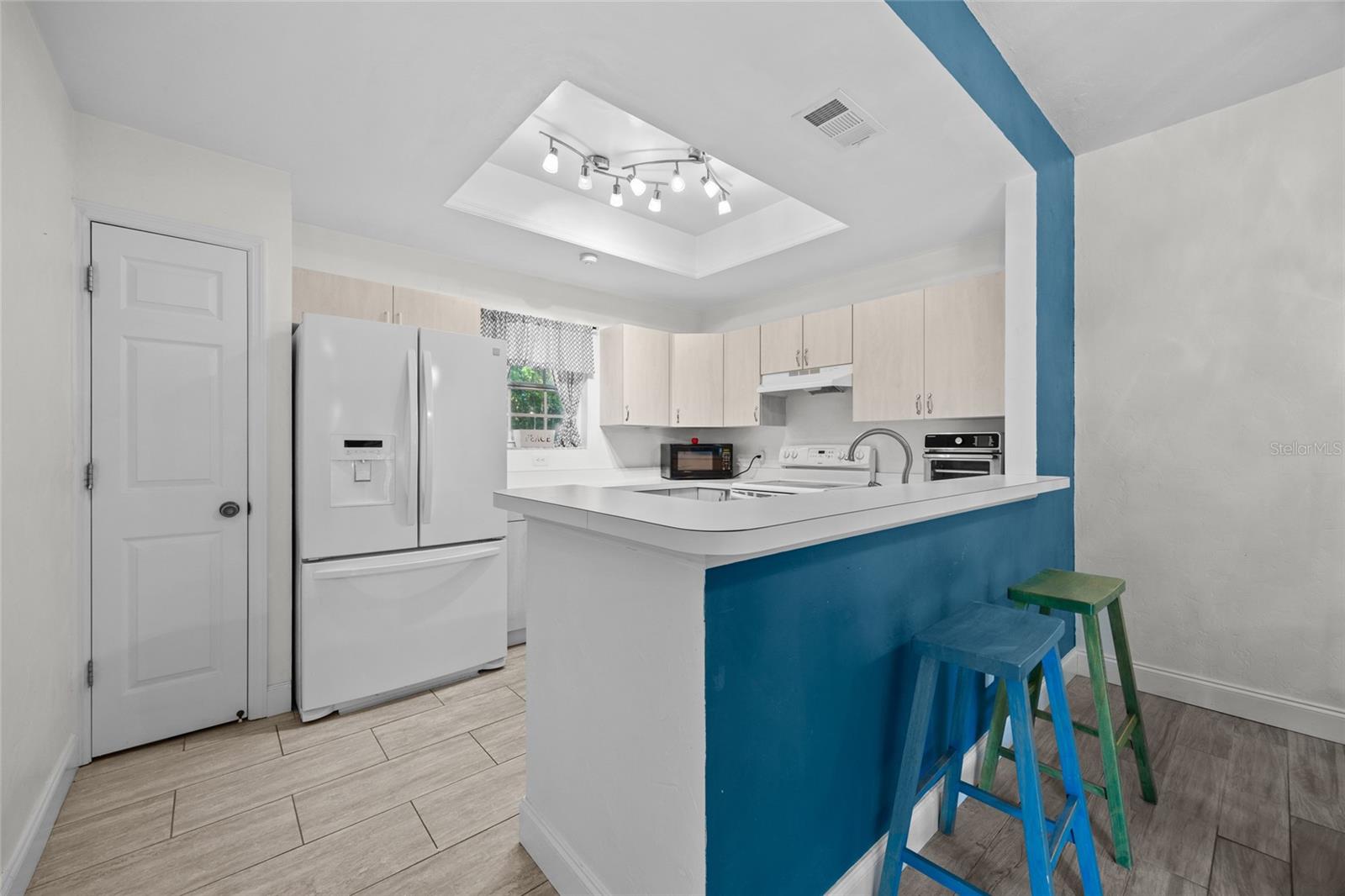 Image 7 of 35 For 7202 52nd Terrace