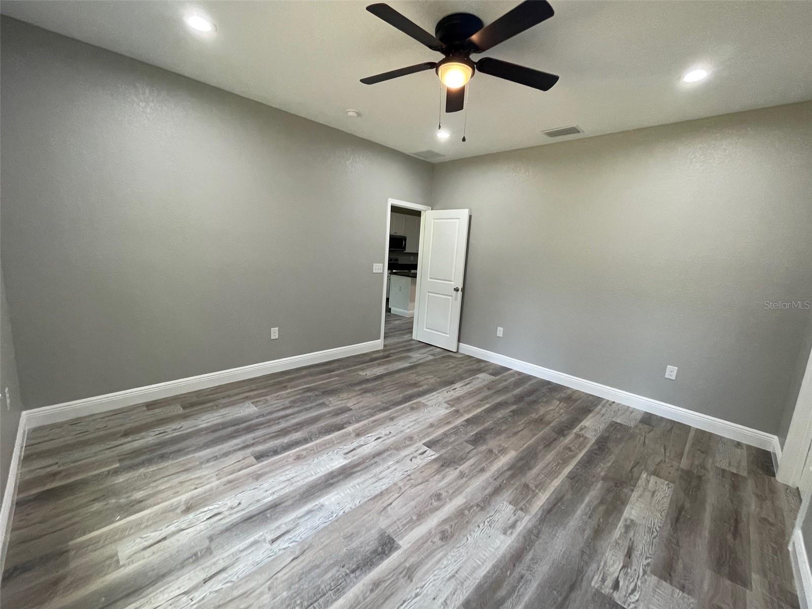 Image 11 of 22 For 634 15 Terrace