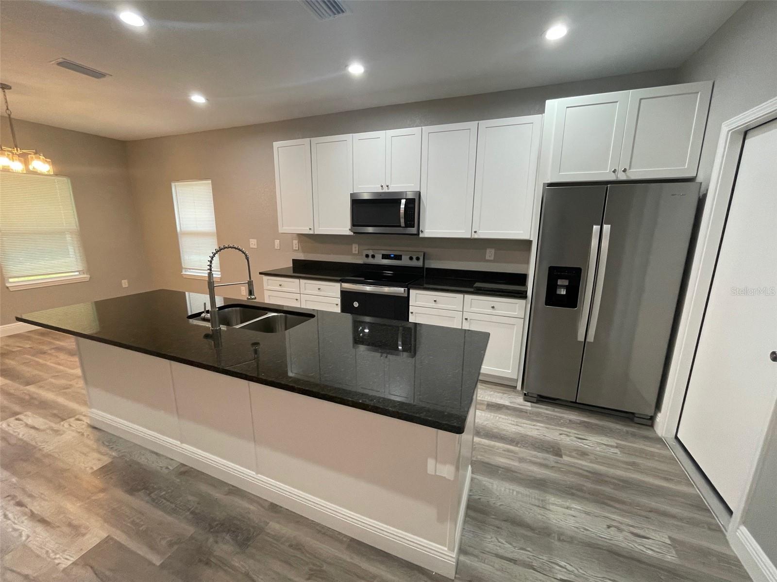 Image 6 of 22 For 634 15 Terrace