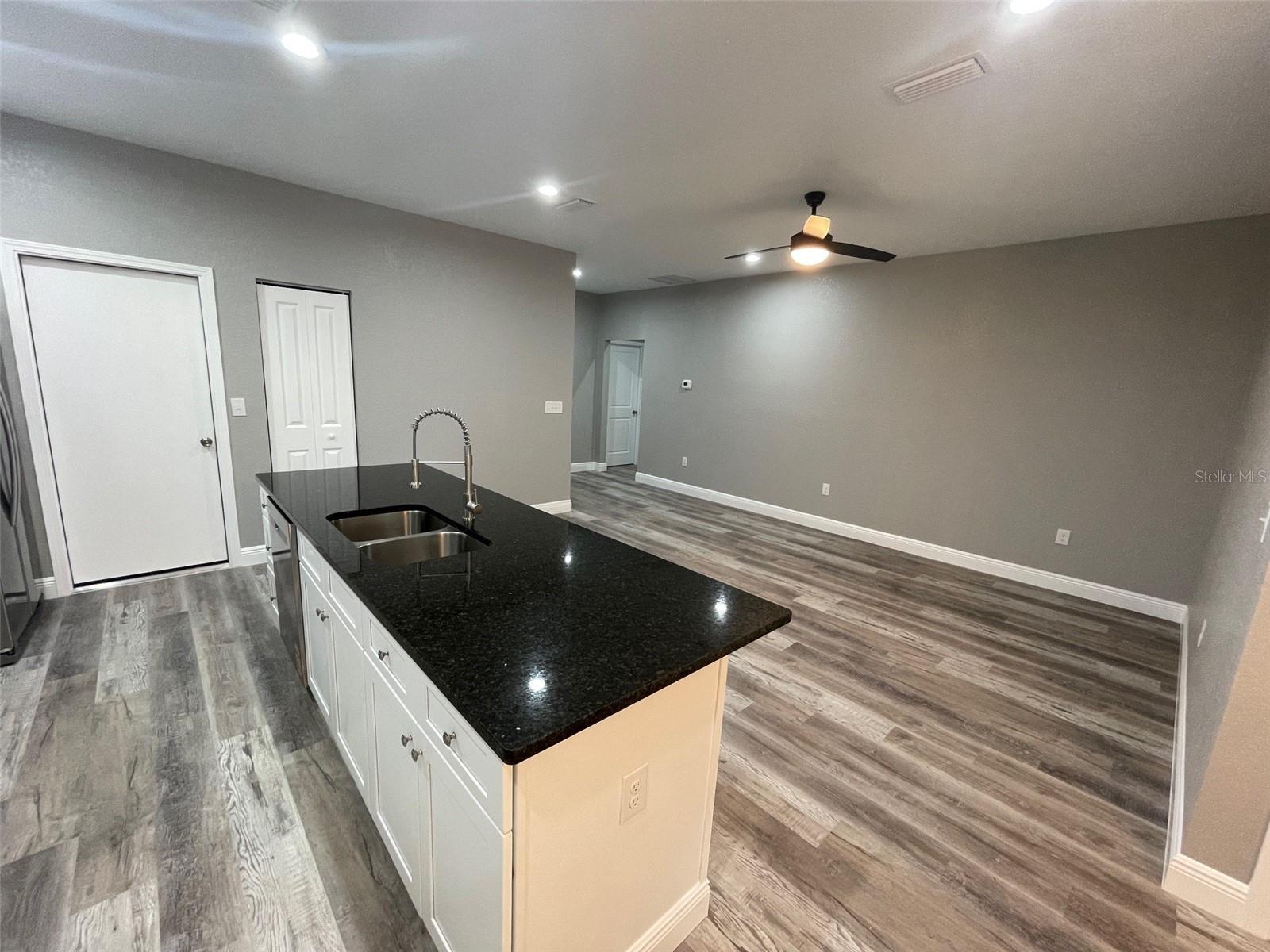 Image 8 of 22 For 634 15 Terrace