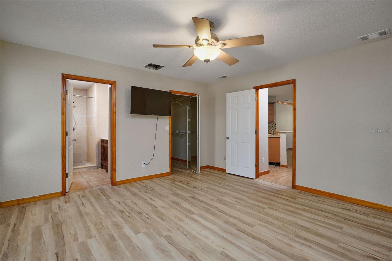 Image 19 of 43 For 3005 156th Place Road