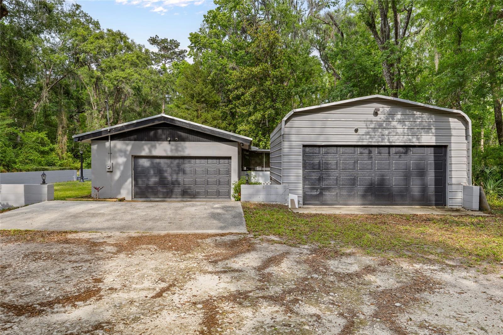Listing photo id 29 for 5021 University Avenue