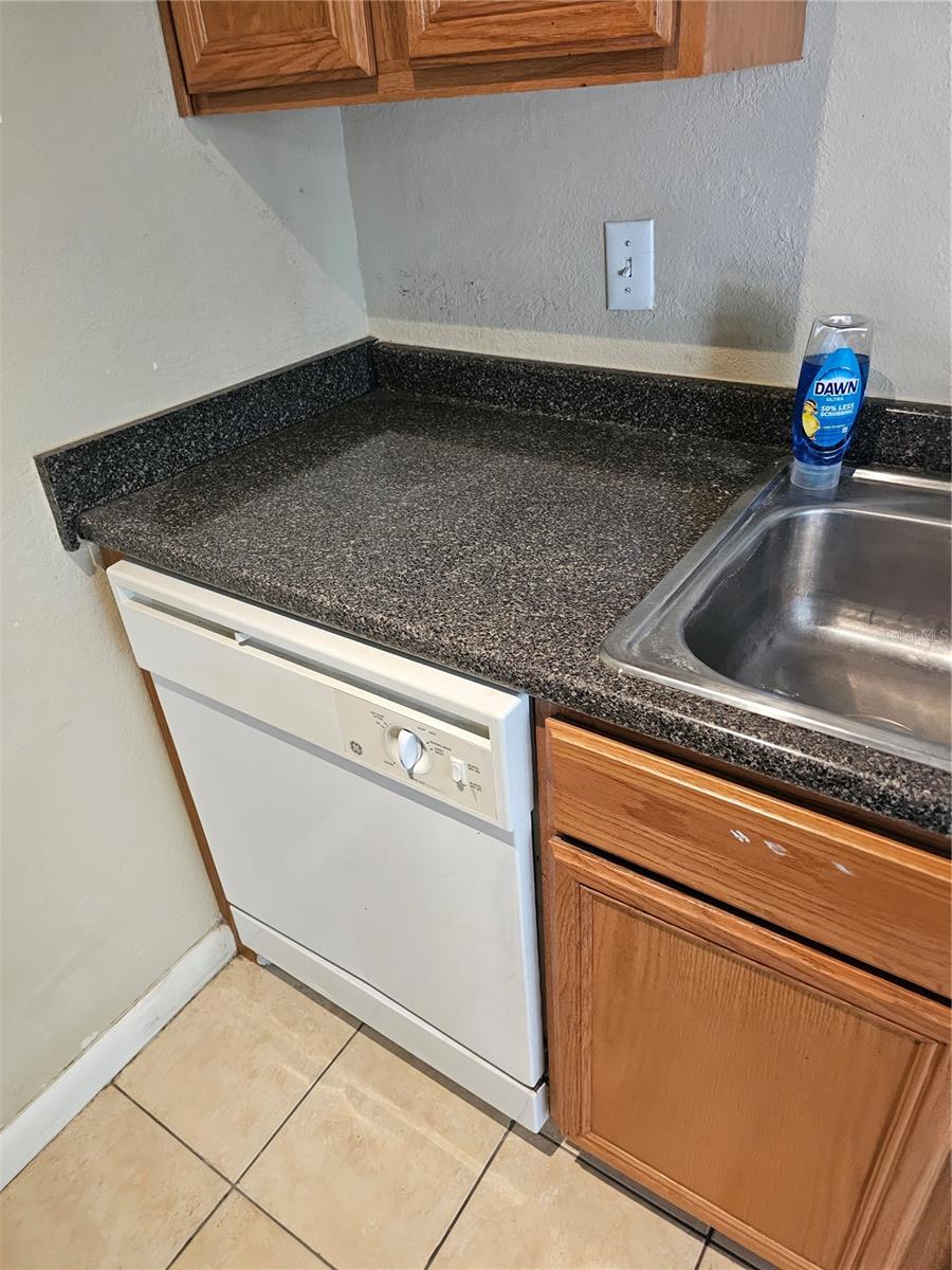 Image 13 of 23 For 507 39th Road 220