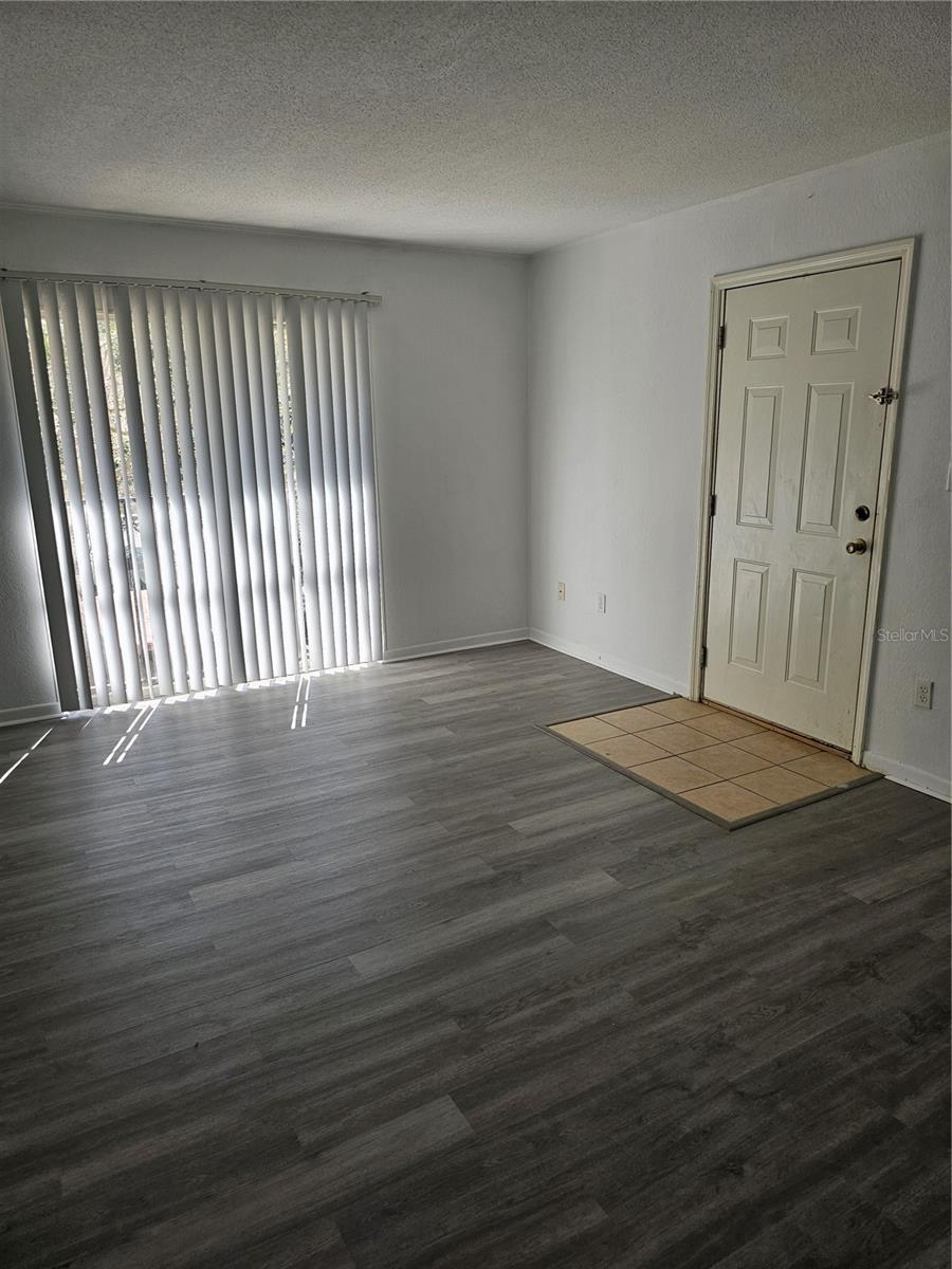 Image 8 of 23 For 507 39th Road 220