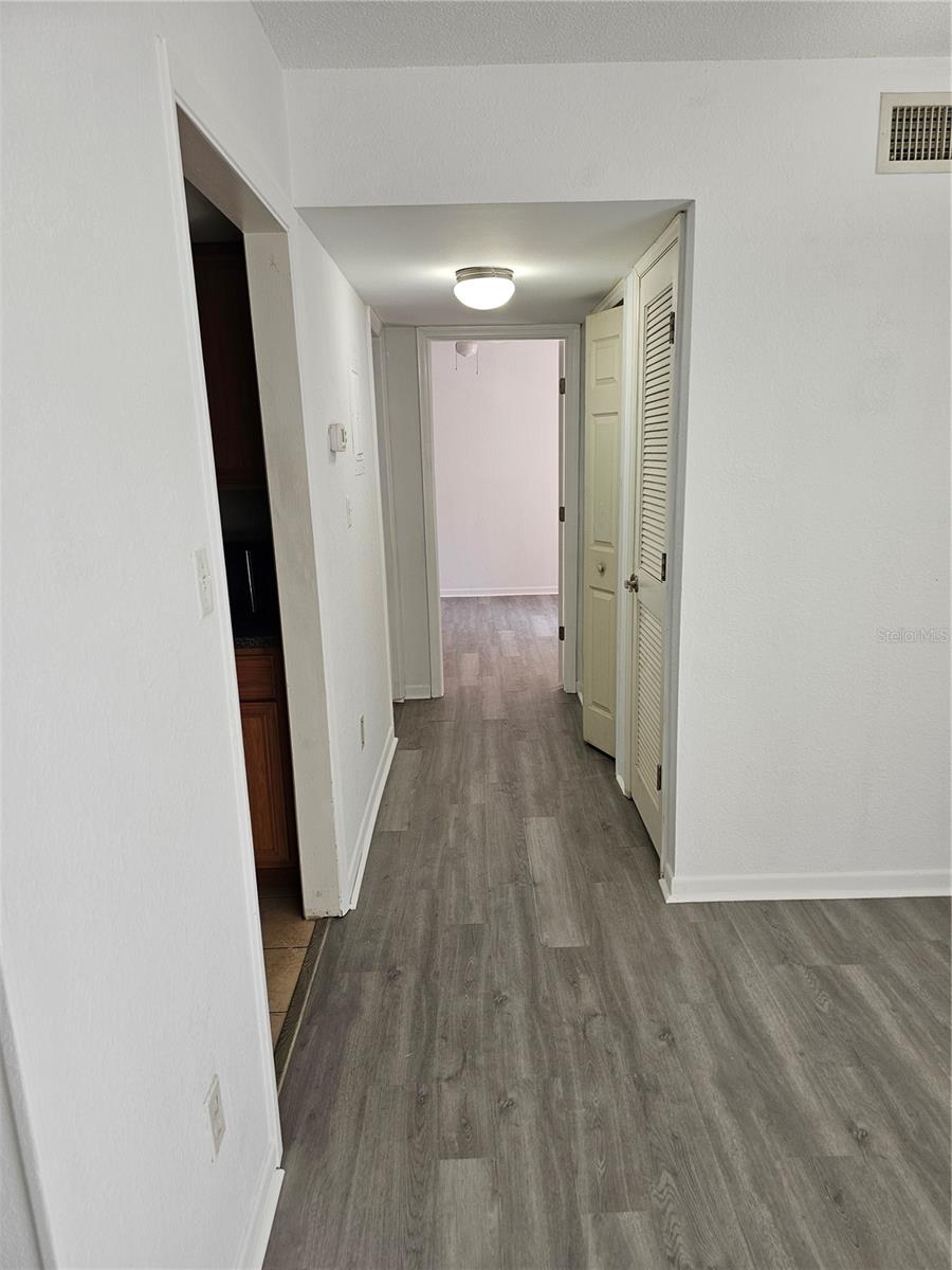 Image 9 of 23 For 507 39th Road 220