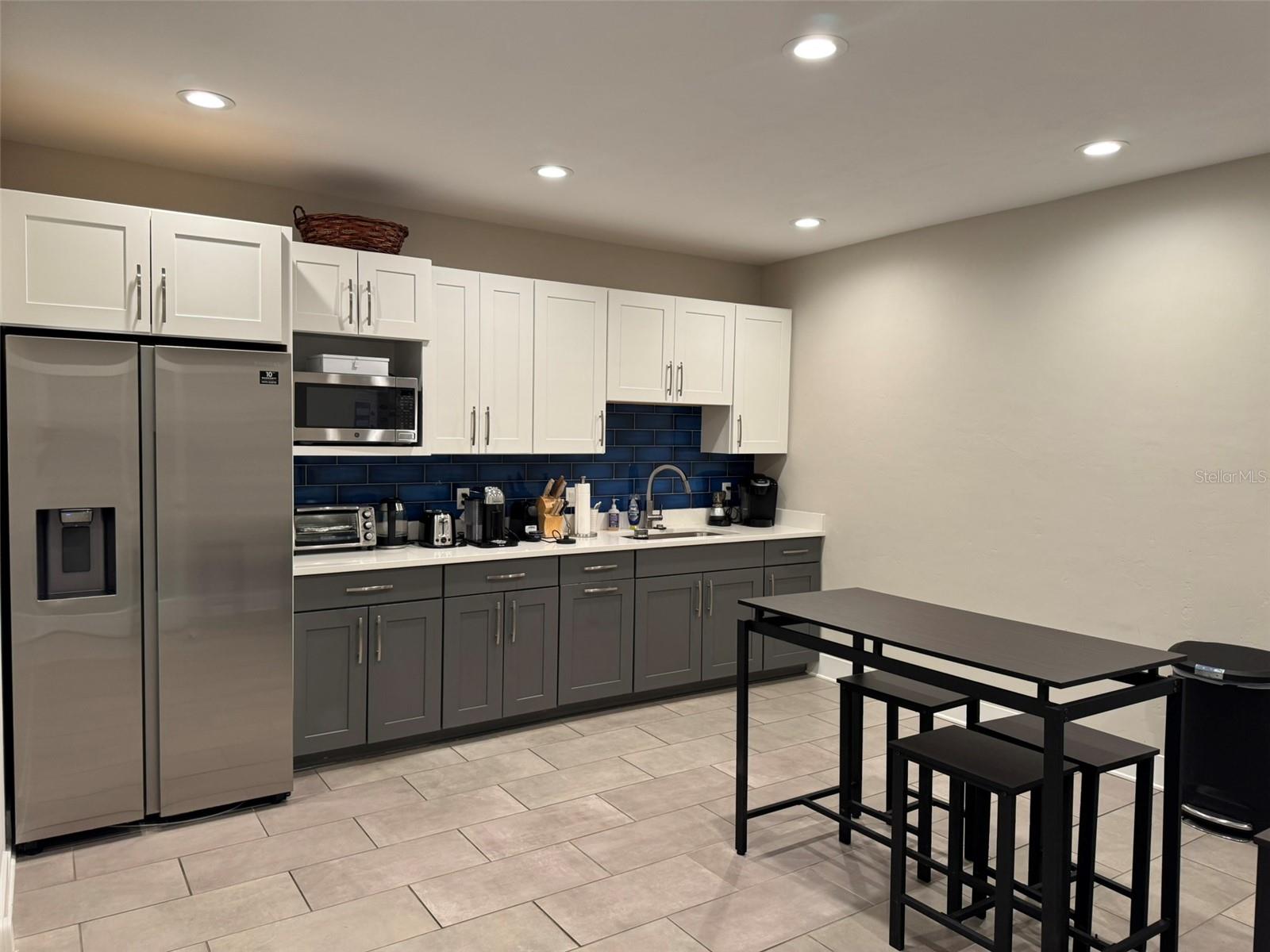 Image 2 of 5 For 2720 6th Street Suite B