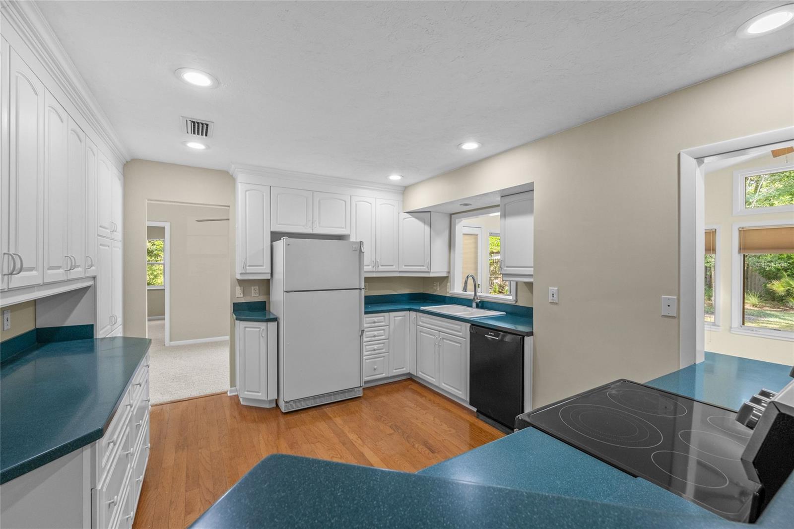Image 6 of 29 For 1602 39th Drive