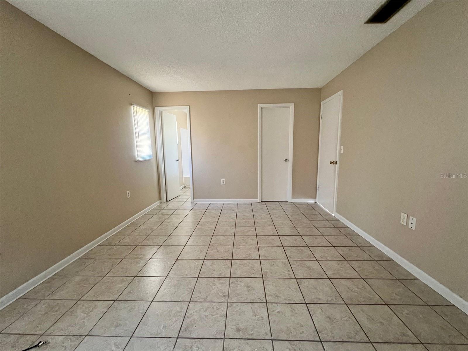 Image 17 of 27 For 14719 39th Circle