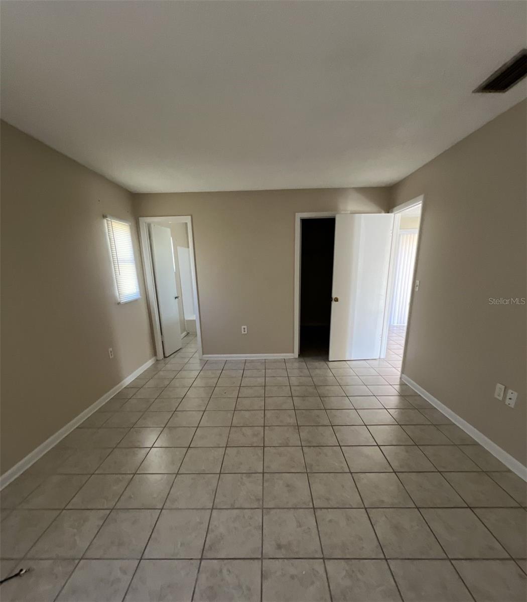 Image 18 of 27 For 14719 39th Circle
