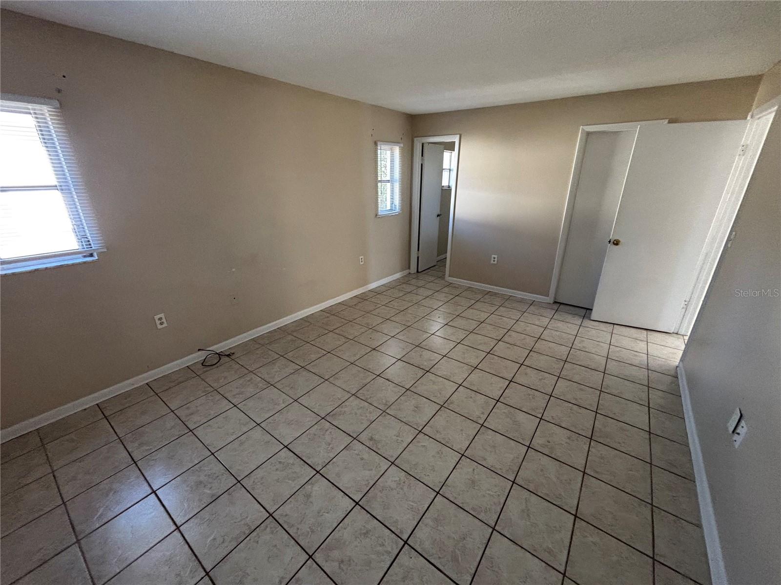 Image 19 of 27 For 14719 39th Circle