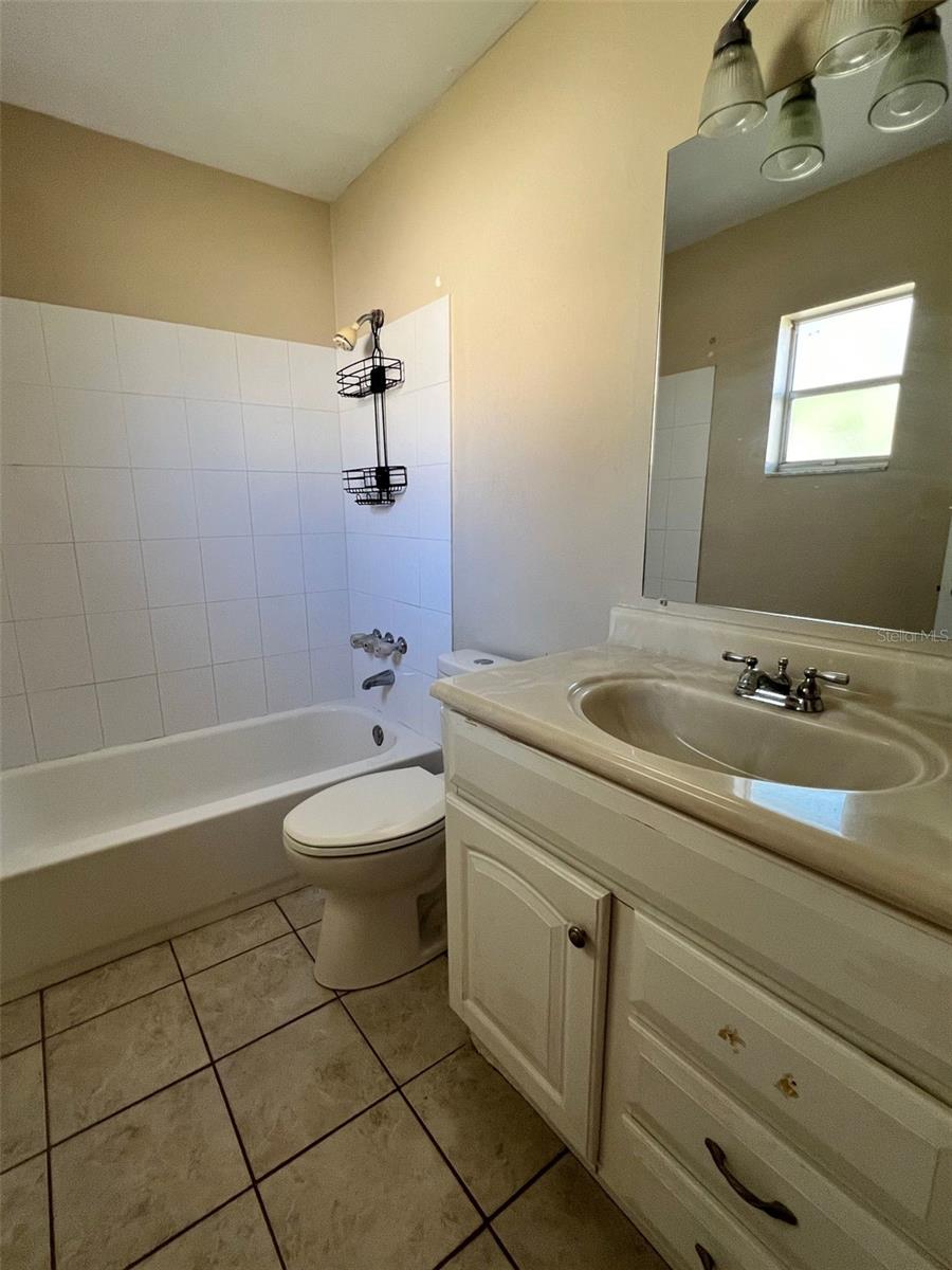 Image 22 of 27 For 14719 39th Circle