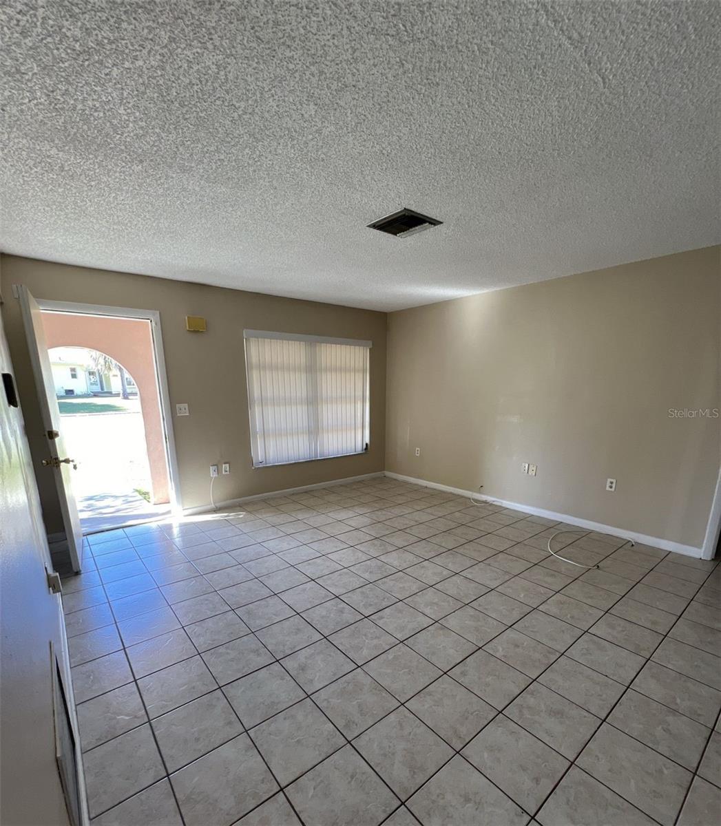 Image 5 of 27 For 14719 39th Circle