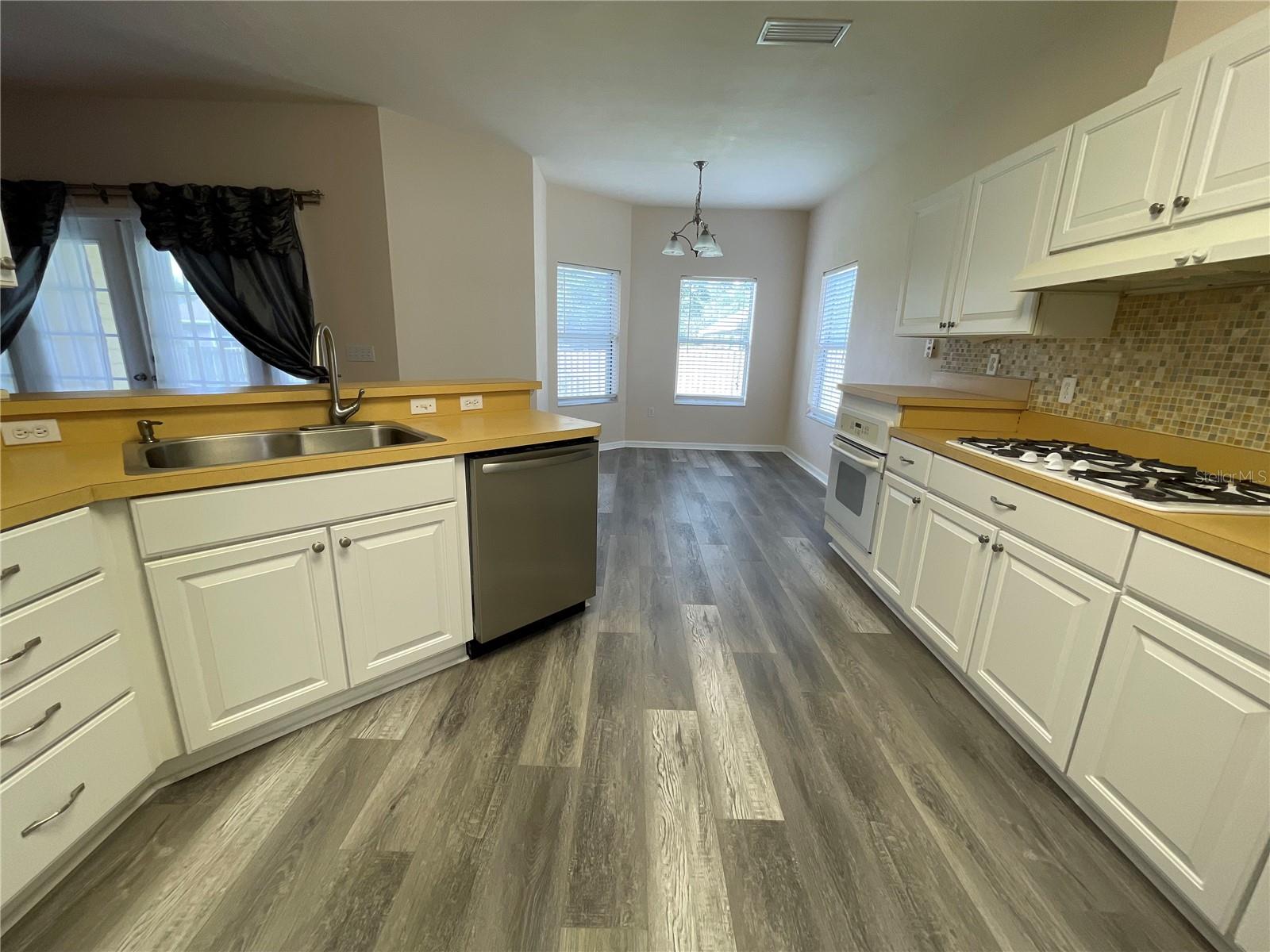 Image 5 of 29 For 7518 85th Drive