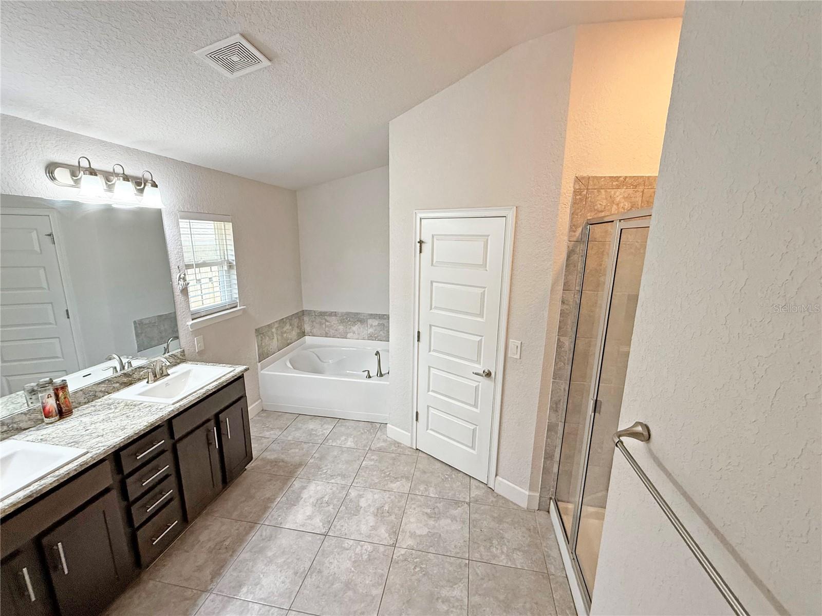 Image 14 of 43 For 15835 123rd Avenue