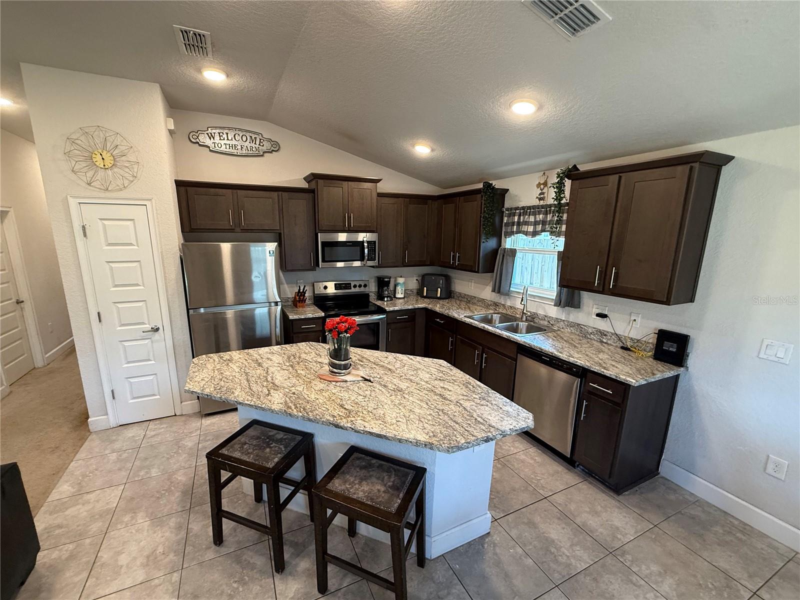 Image 2 of 43 For 15835 123rd Avenue