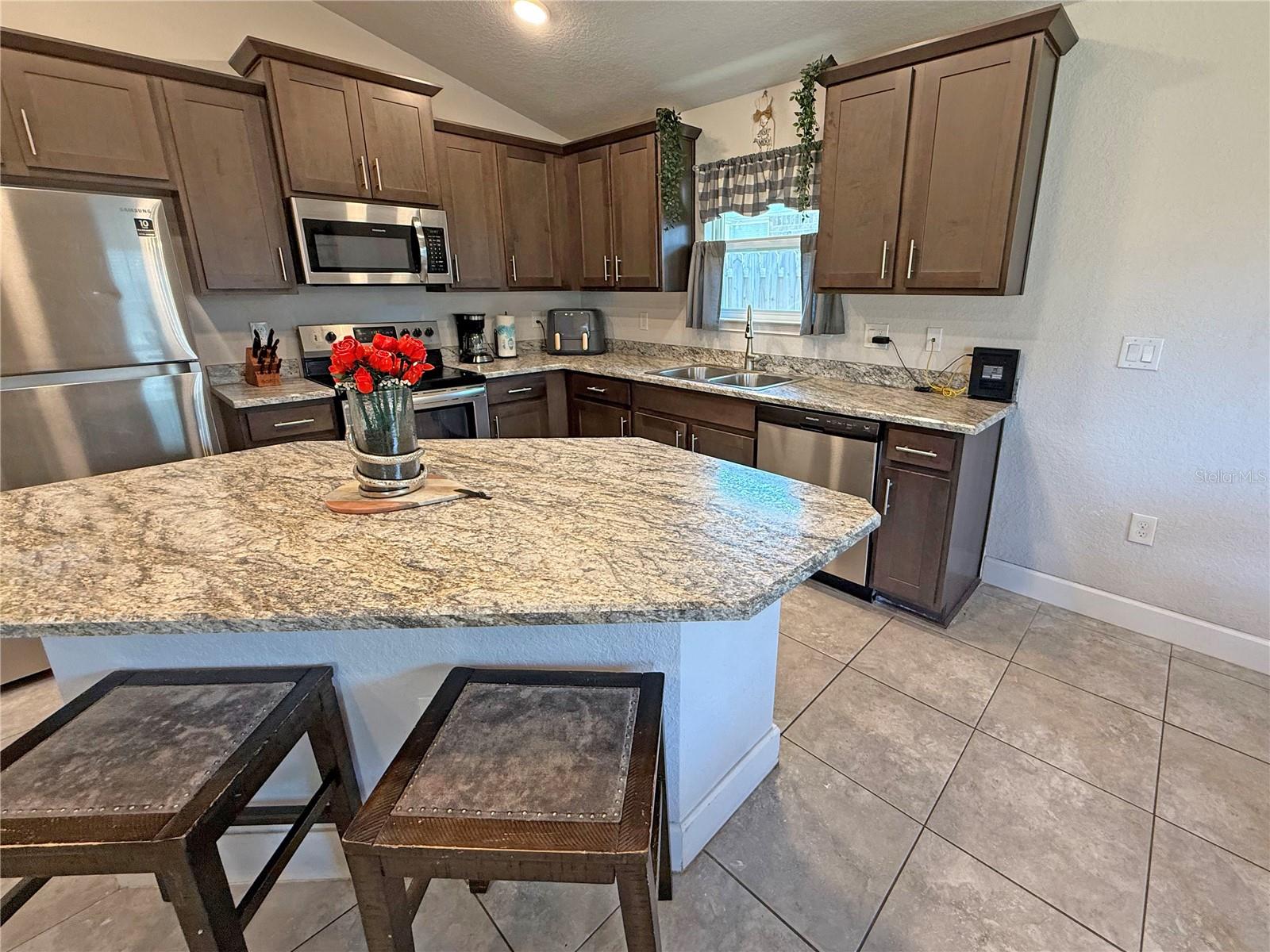 Image 3 of 43 For 15835 123rd Avenue