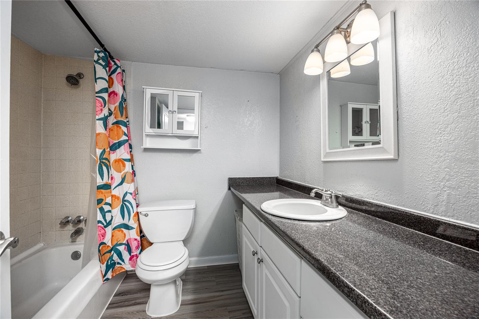Image 11 of 26 For 507 39th Road 235