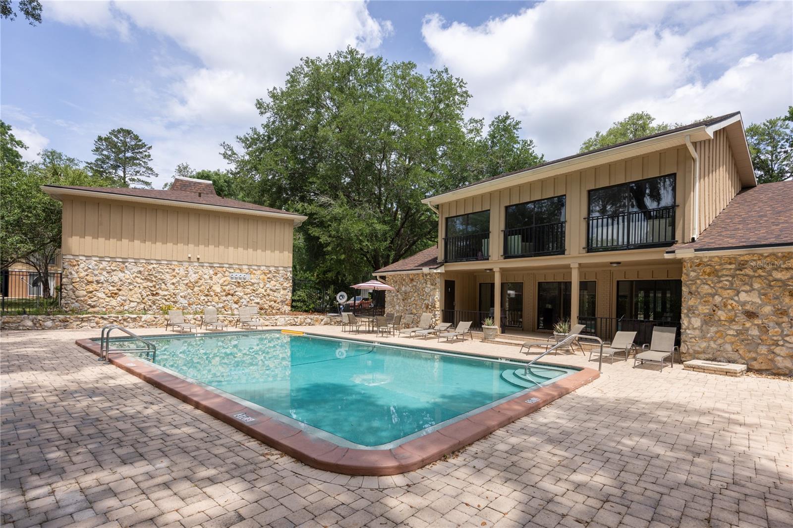 Image 21 of 26 For 507 39th Road 235