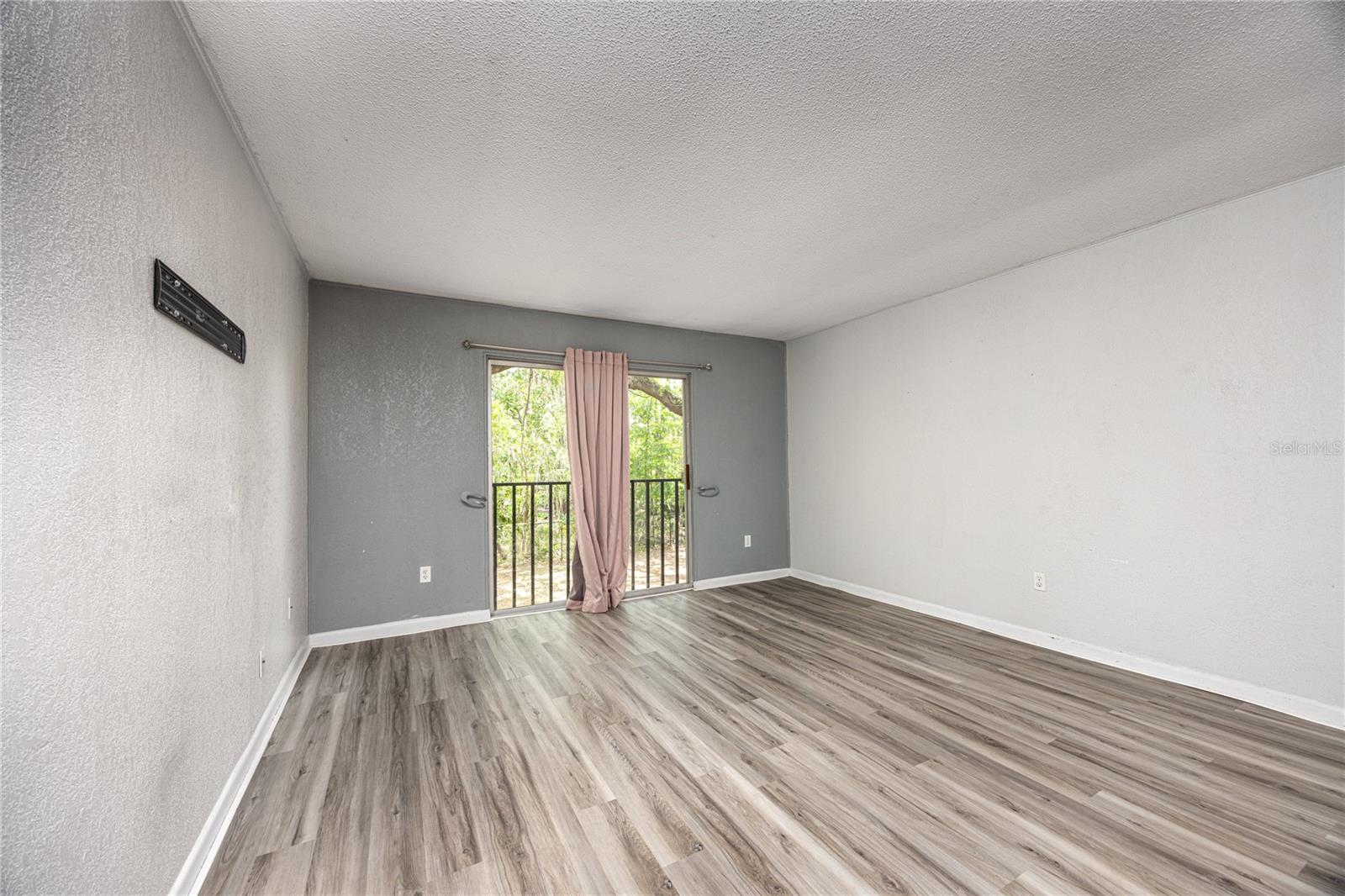 Image 3 of 26 For 507 39th Road 235