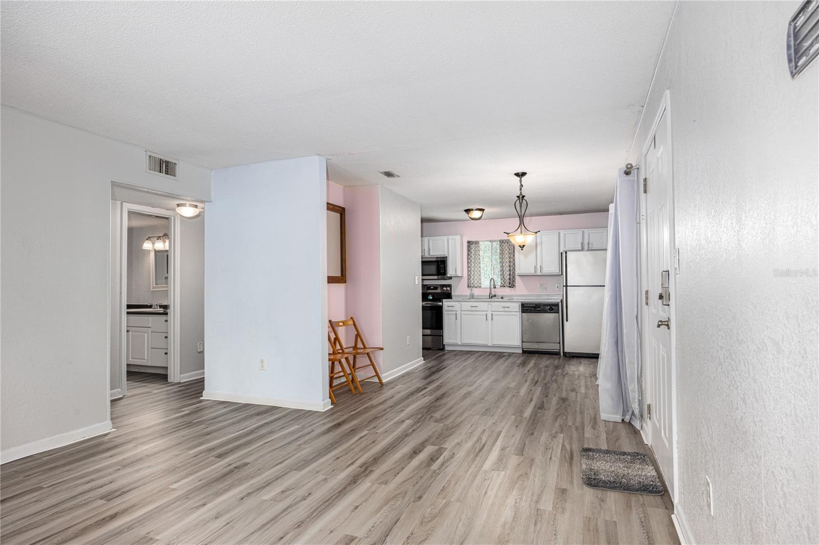 Image 6 of 26 For 507 39th Road 235