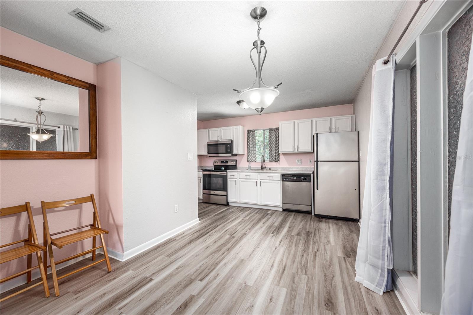 Image 7 of 26 For 507 39th Road 235