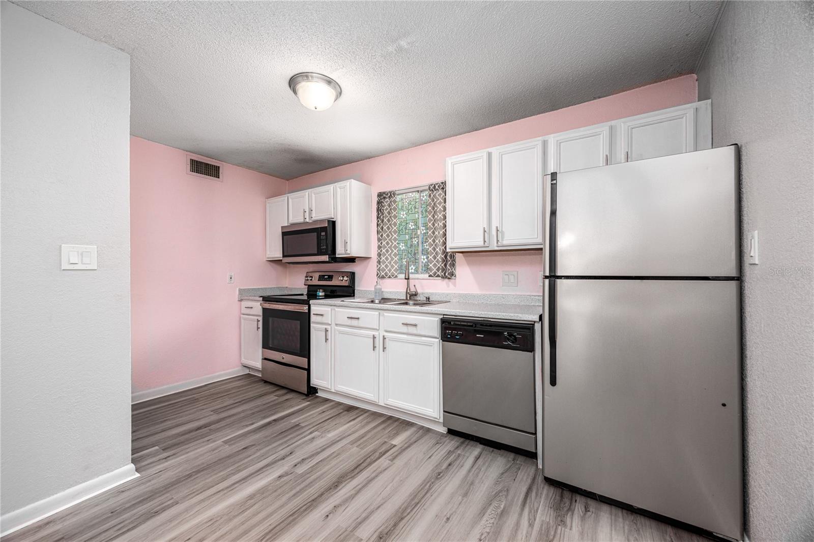 Image 8 of 26 For 507 39th Road 235