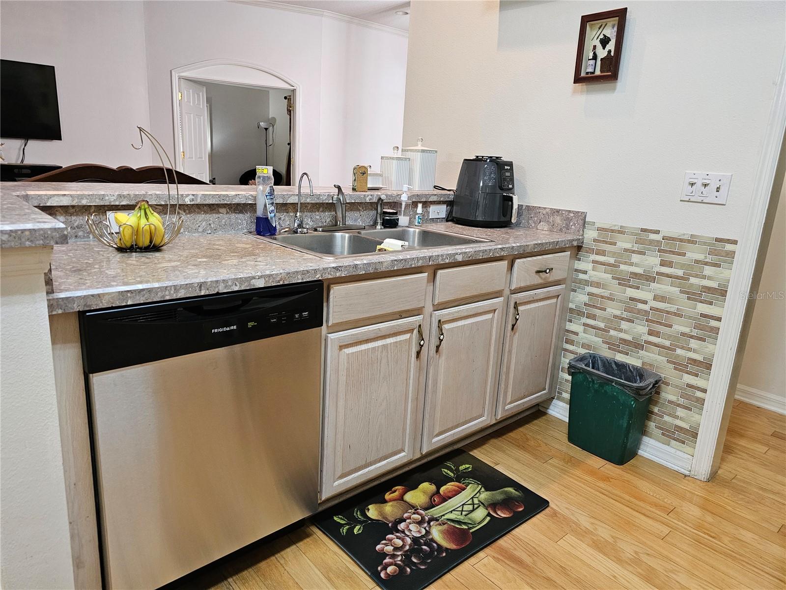 Image 6 of 17 For 7120 85th Terrace Sw