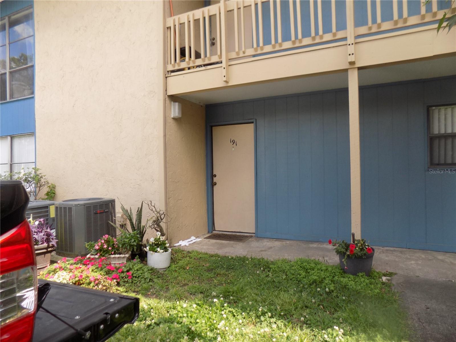 Image 2 of 25 For 2811 Archer Road W 191