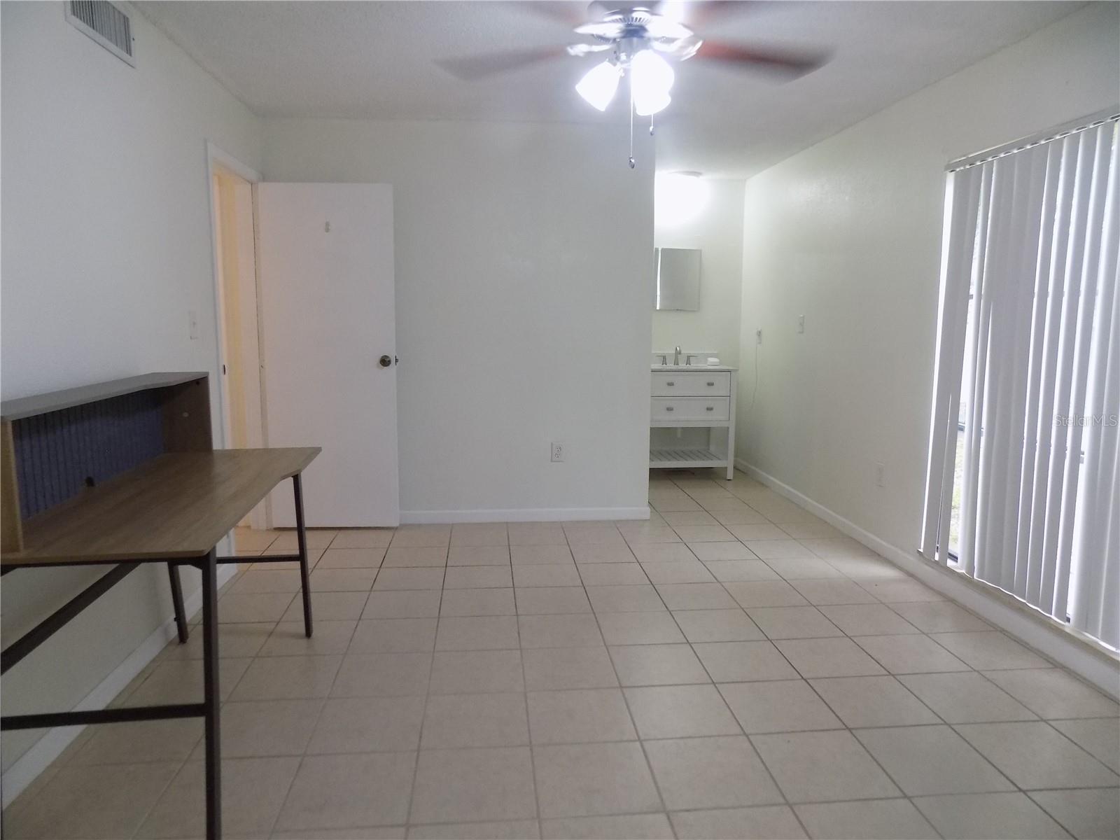 Image 20 of 25 For 2811 Archer Road W 191