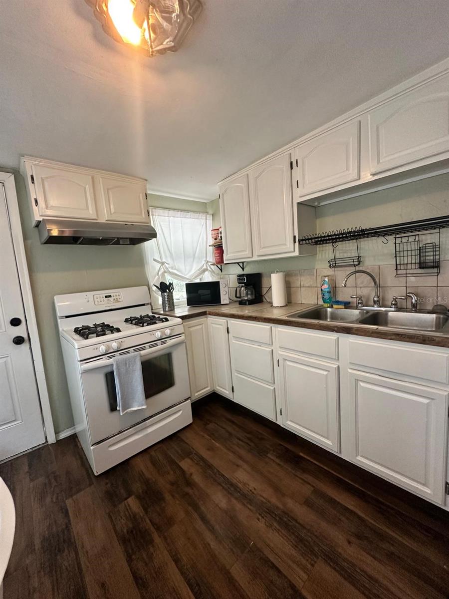 Image 14 of 18 For 2529 11th Avenue