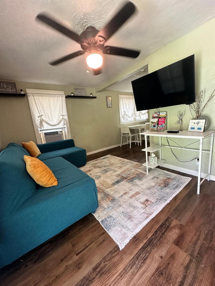 Image 7 of 18 For 2529 11th Avenue