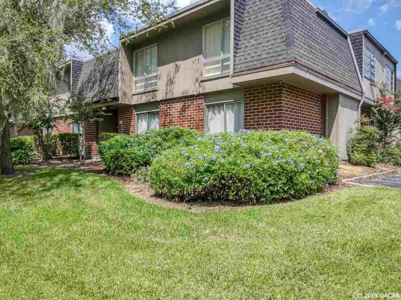 Image 15 of 16 For 1700 16th Court D-27