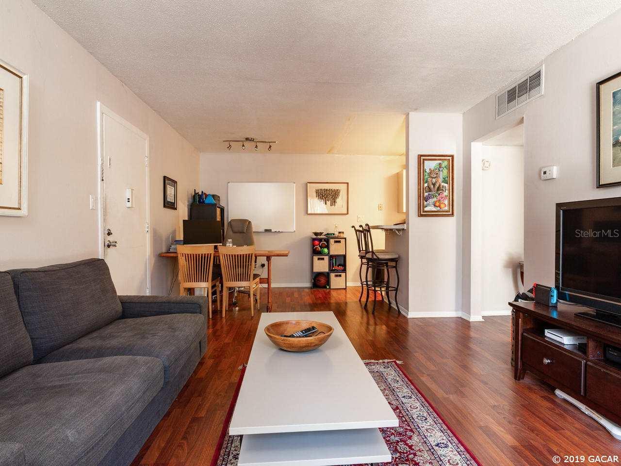 Image 6 of 16 For 1700 16th Court D-27