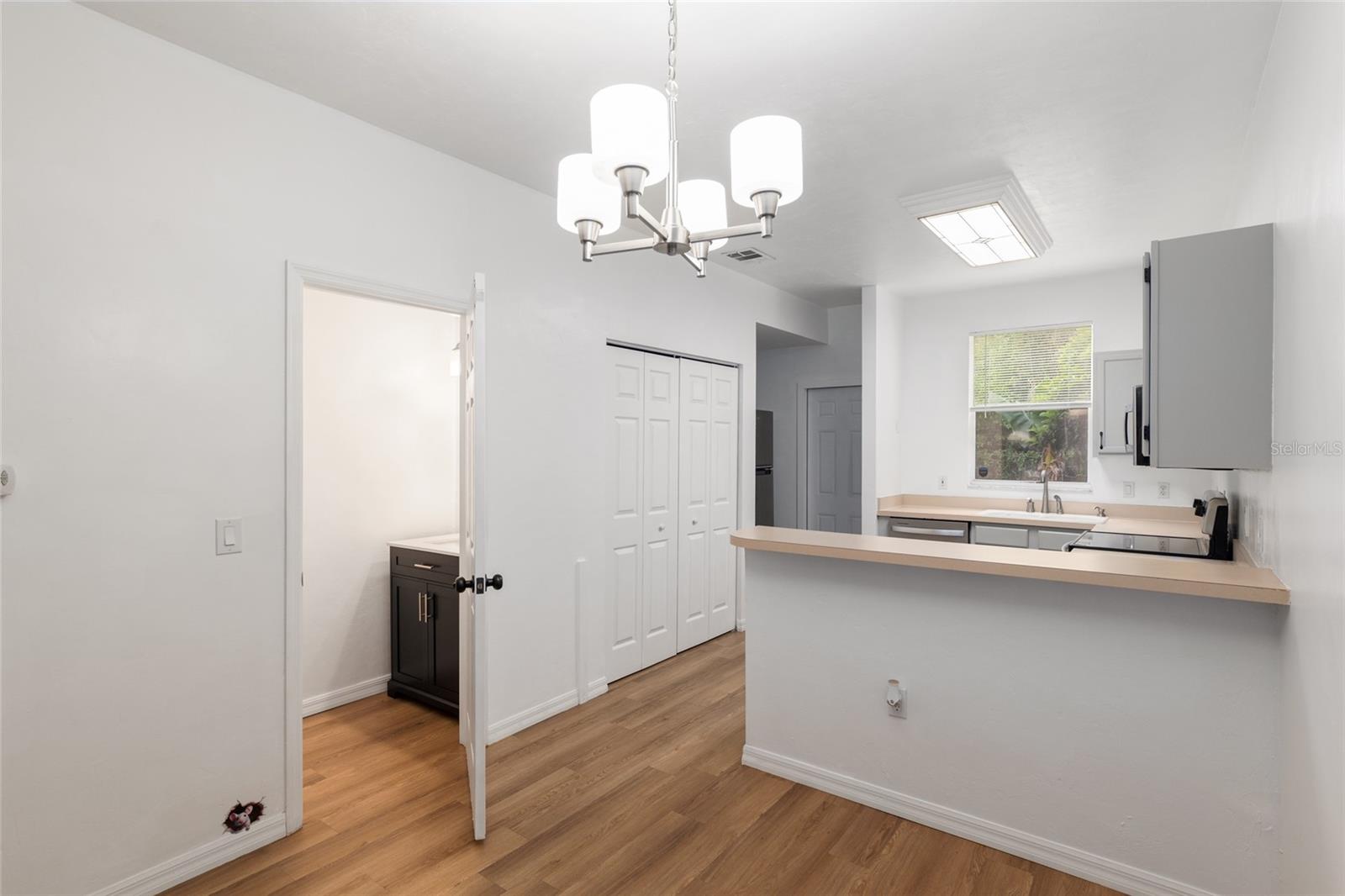 Image 11 of 36 For 4415 34th Street 503