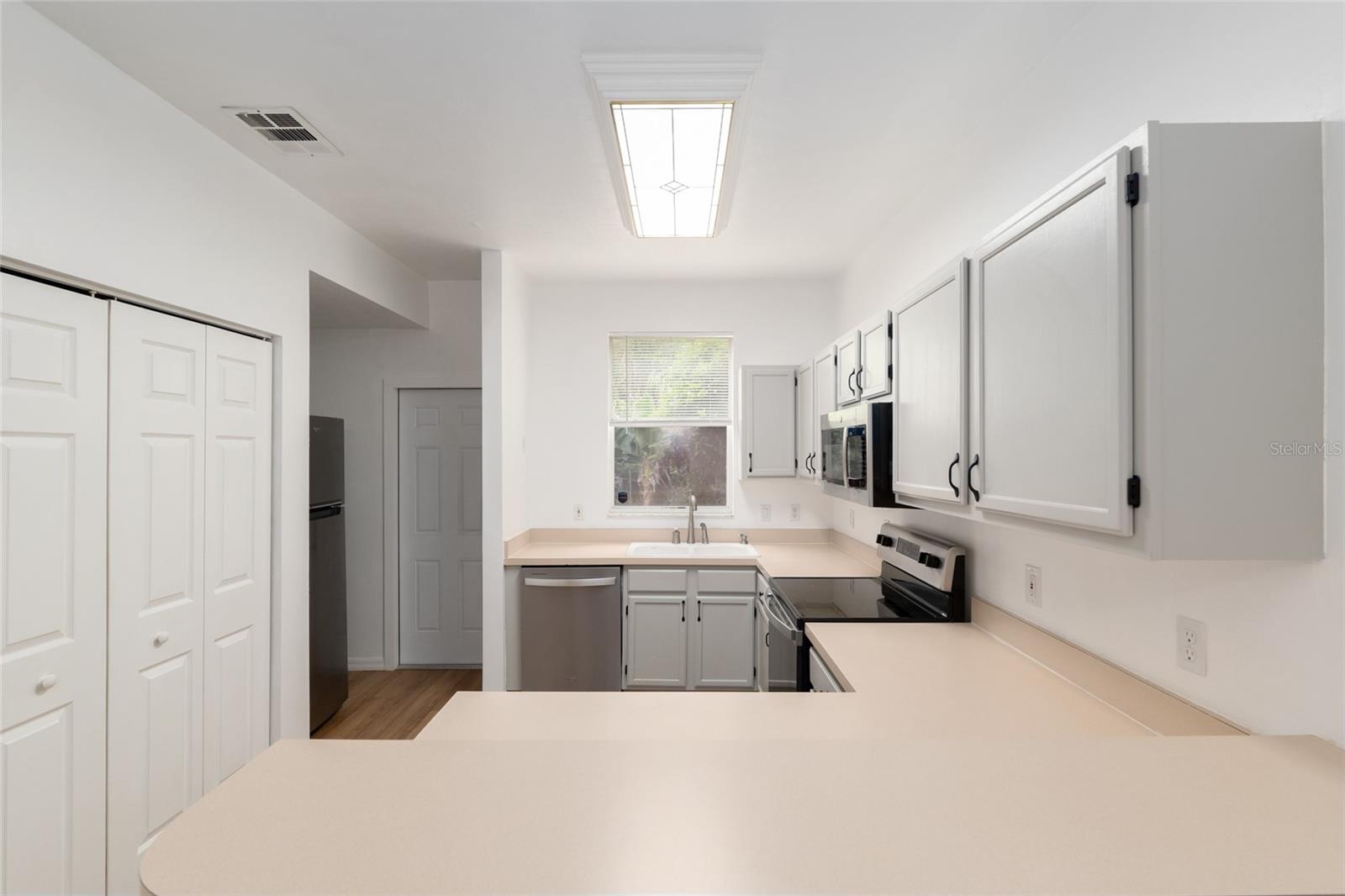 Image 15 of 36 For 4415 34th Street 503