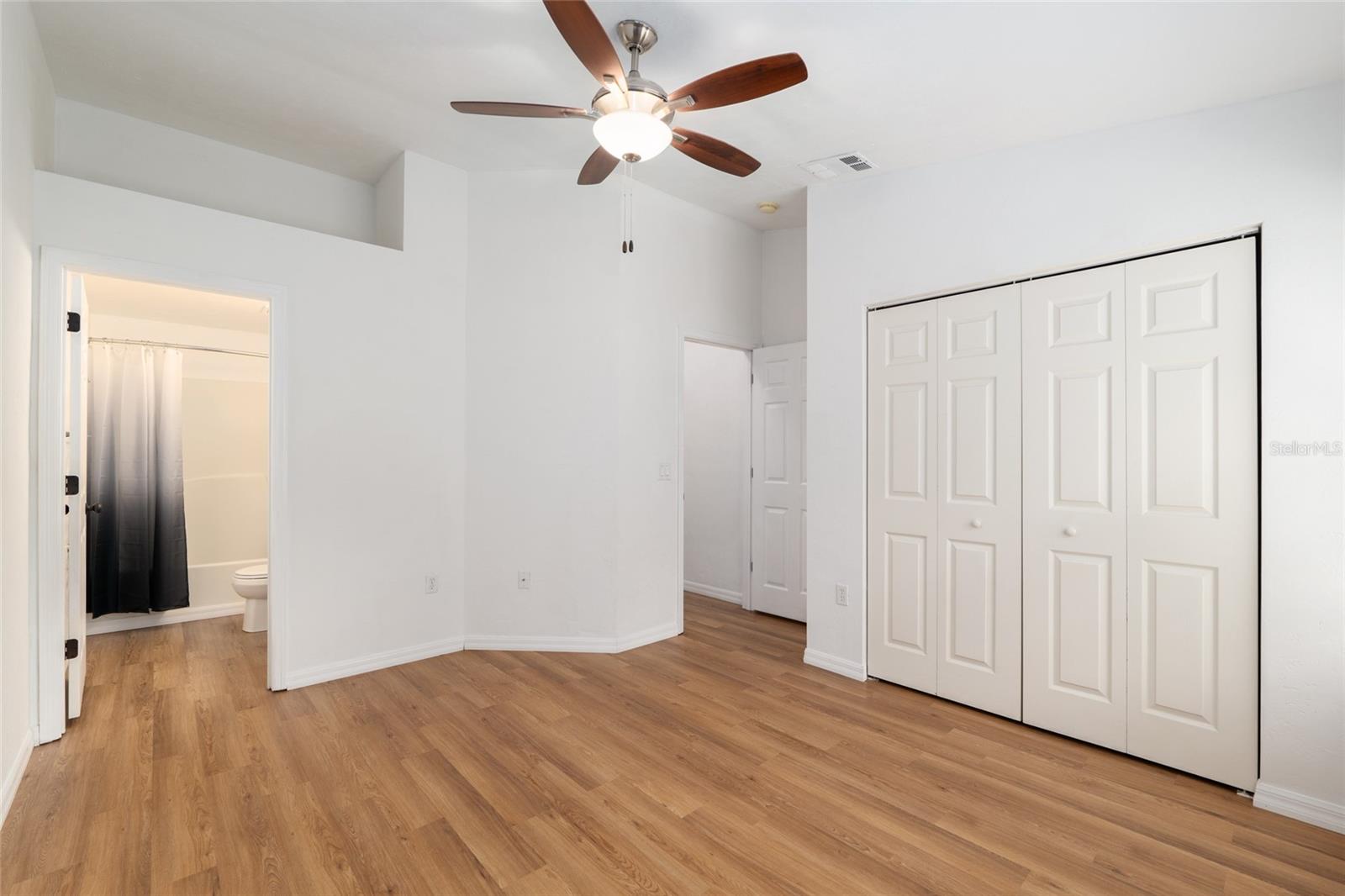 Image 26 of 36 For 4415 34th Street 503