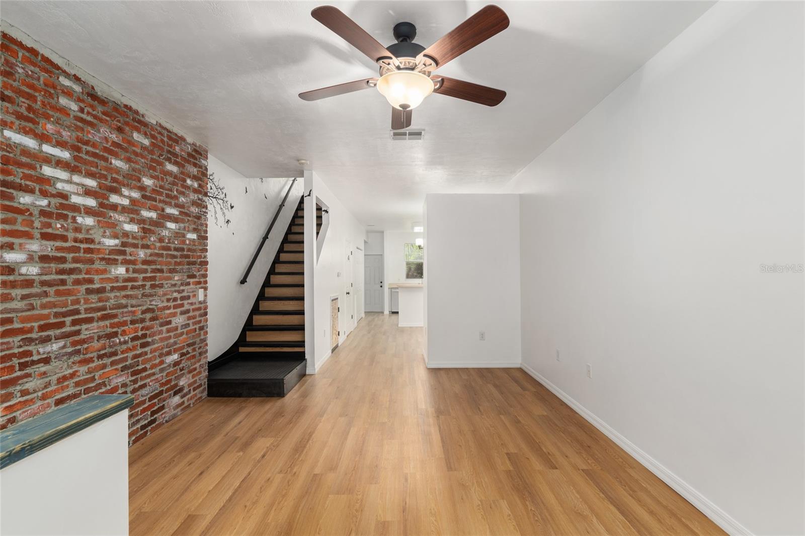 Image 6 of 36 For 4415 34th Street 503