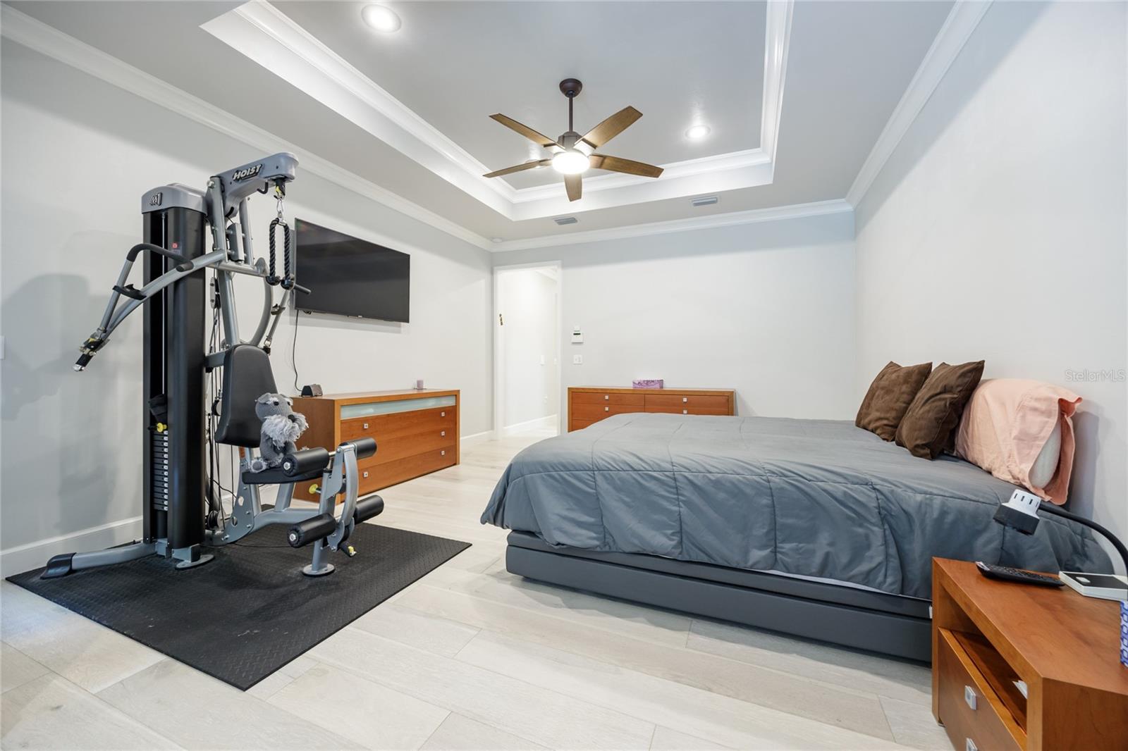 Image 40 of 82 For 2924 106th Street